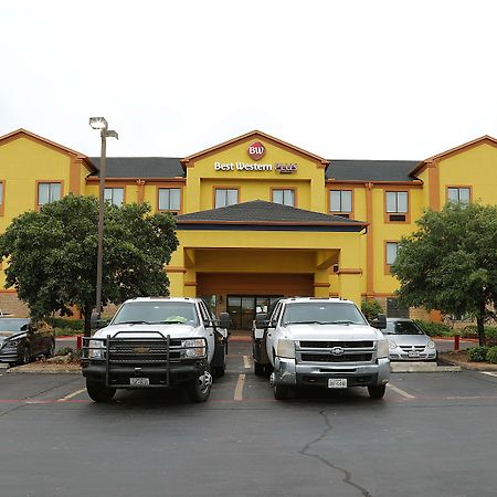 Best Western Plus Schulenburg Inn & Suites Bagian luar foto