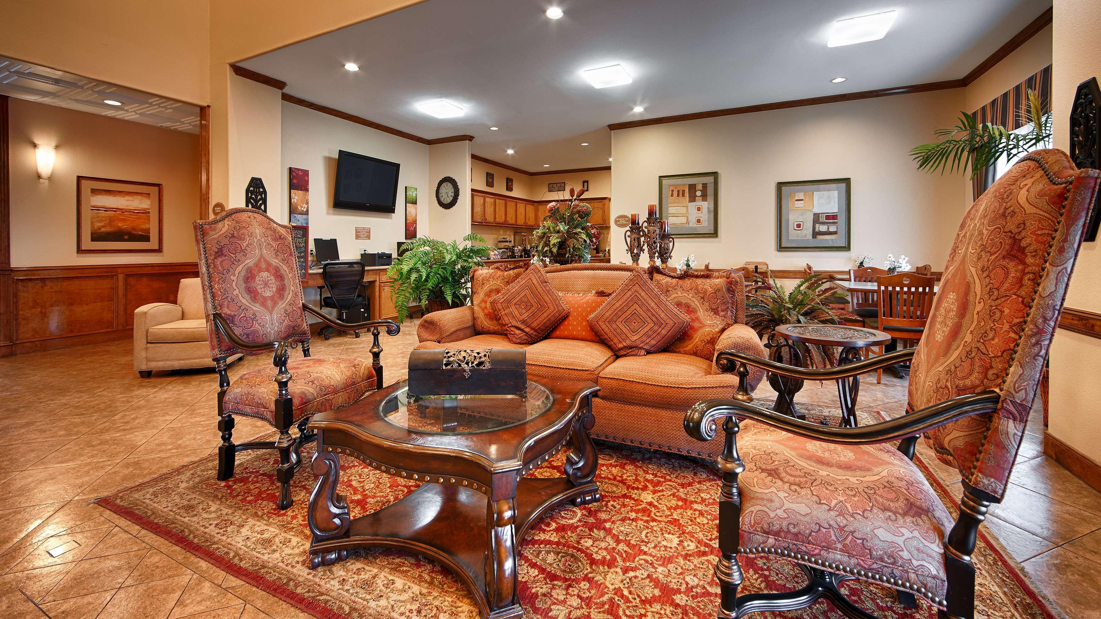 Best Western Plus Schulenburg Inn & Suites Bagian luar foto