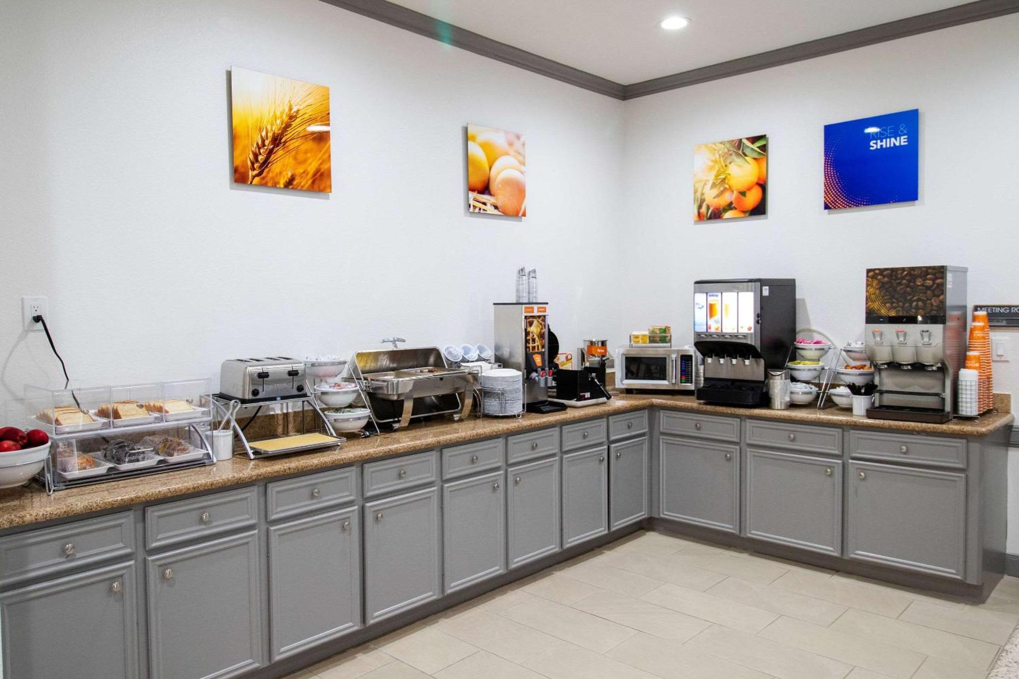 Best Western Plus Schulenburg Inn & Suites Bagian luar foto