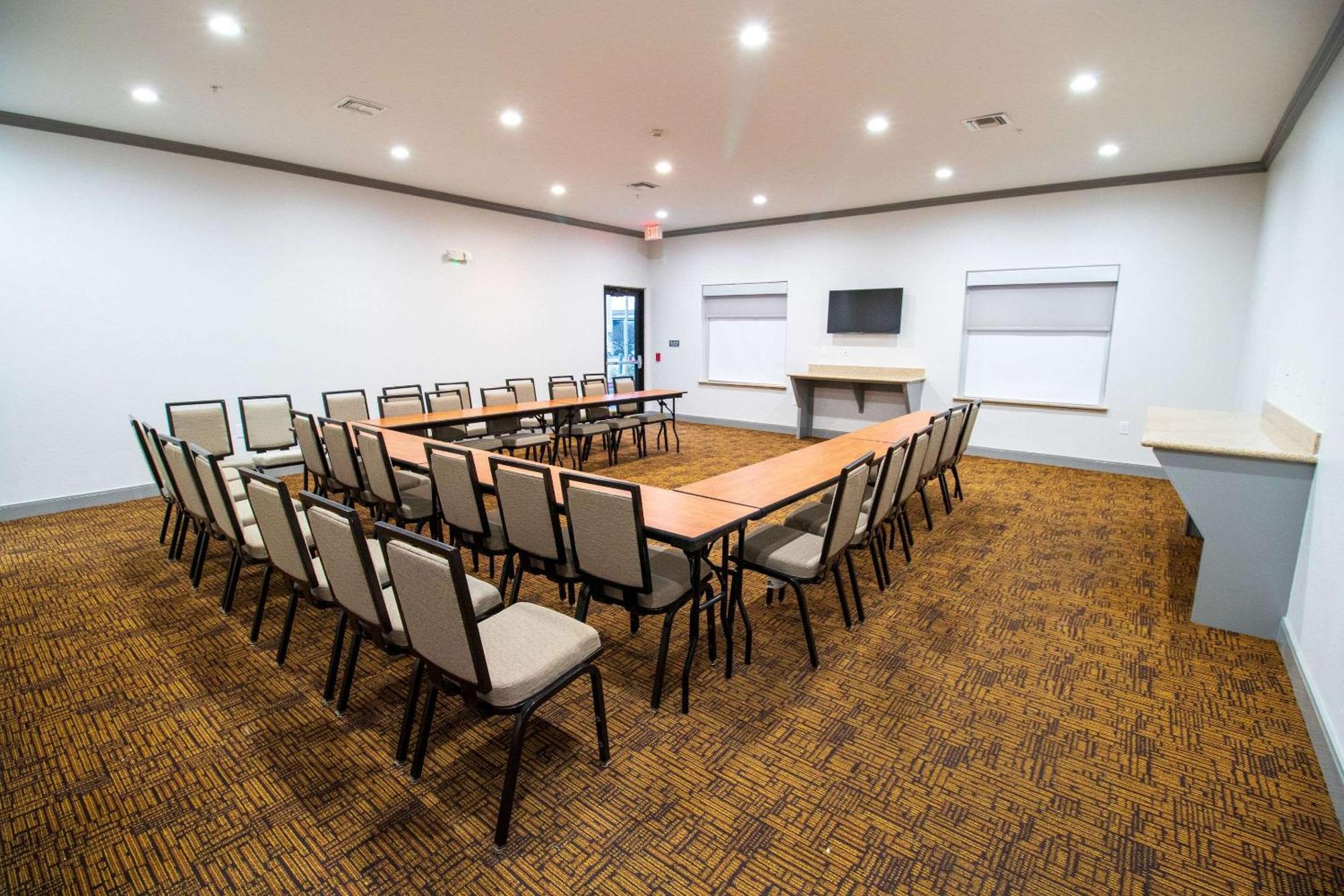 Best Western Plus Schulenburg Inn & Suites Bagian luar foto