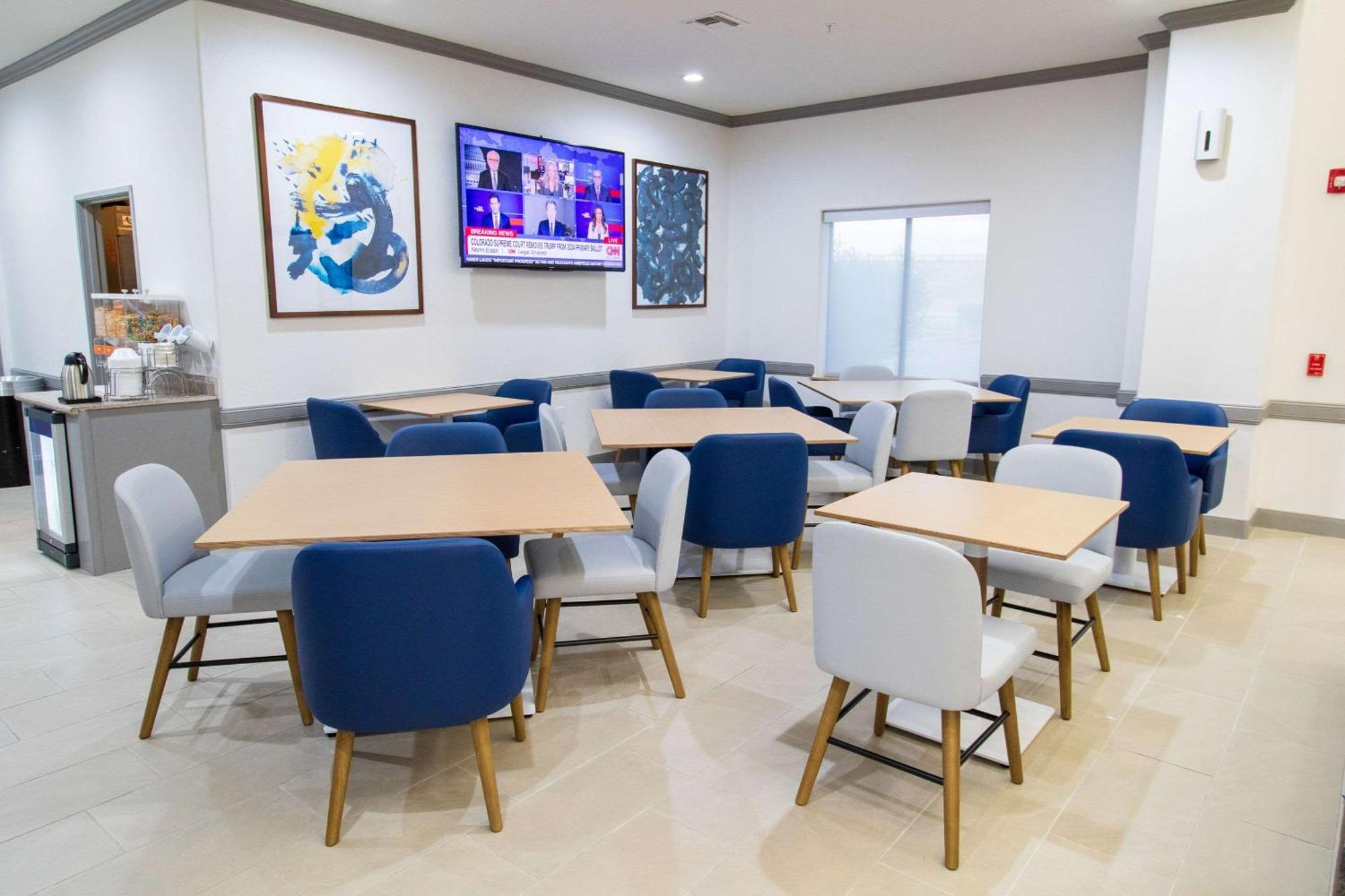 Best Western Plus Schulenburg Inn & Suites Bagian luar foto