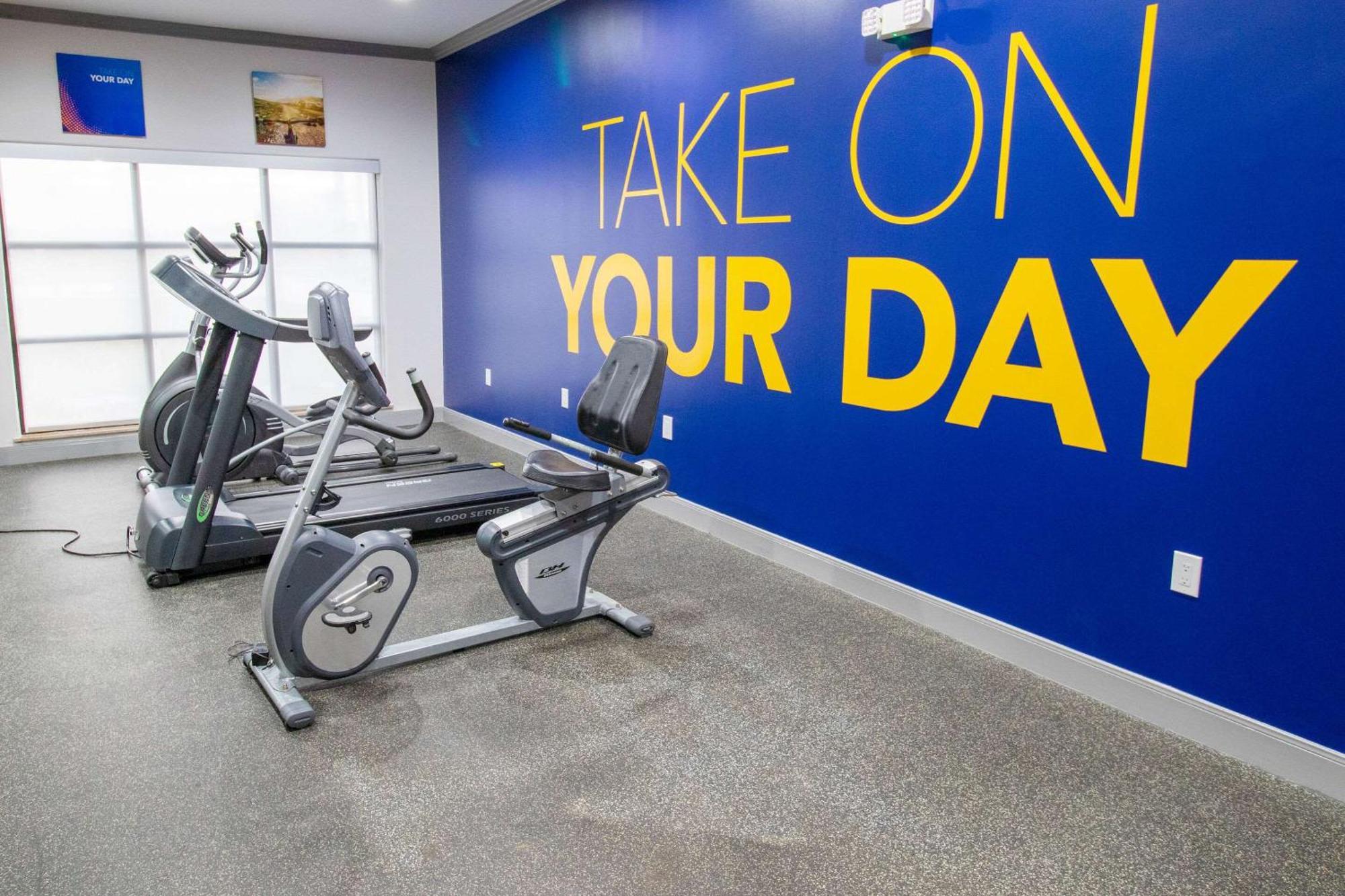 Best Western Plus Schulenburg Inn & Suites Bagian luar foto