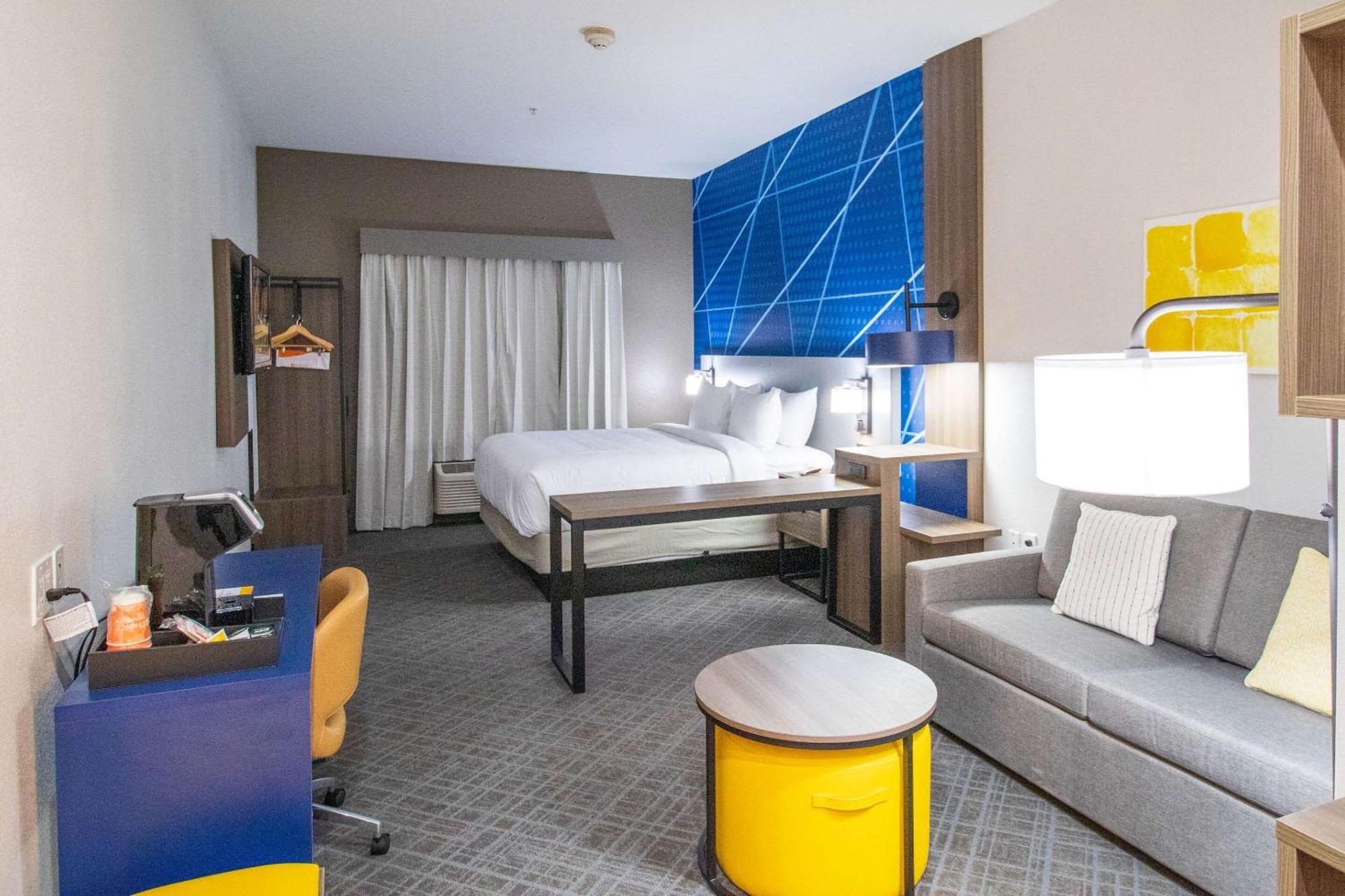 Best Western Plus Schulenburg Inn & Suites Bagian luar foto
