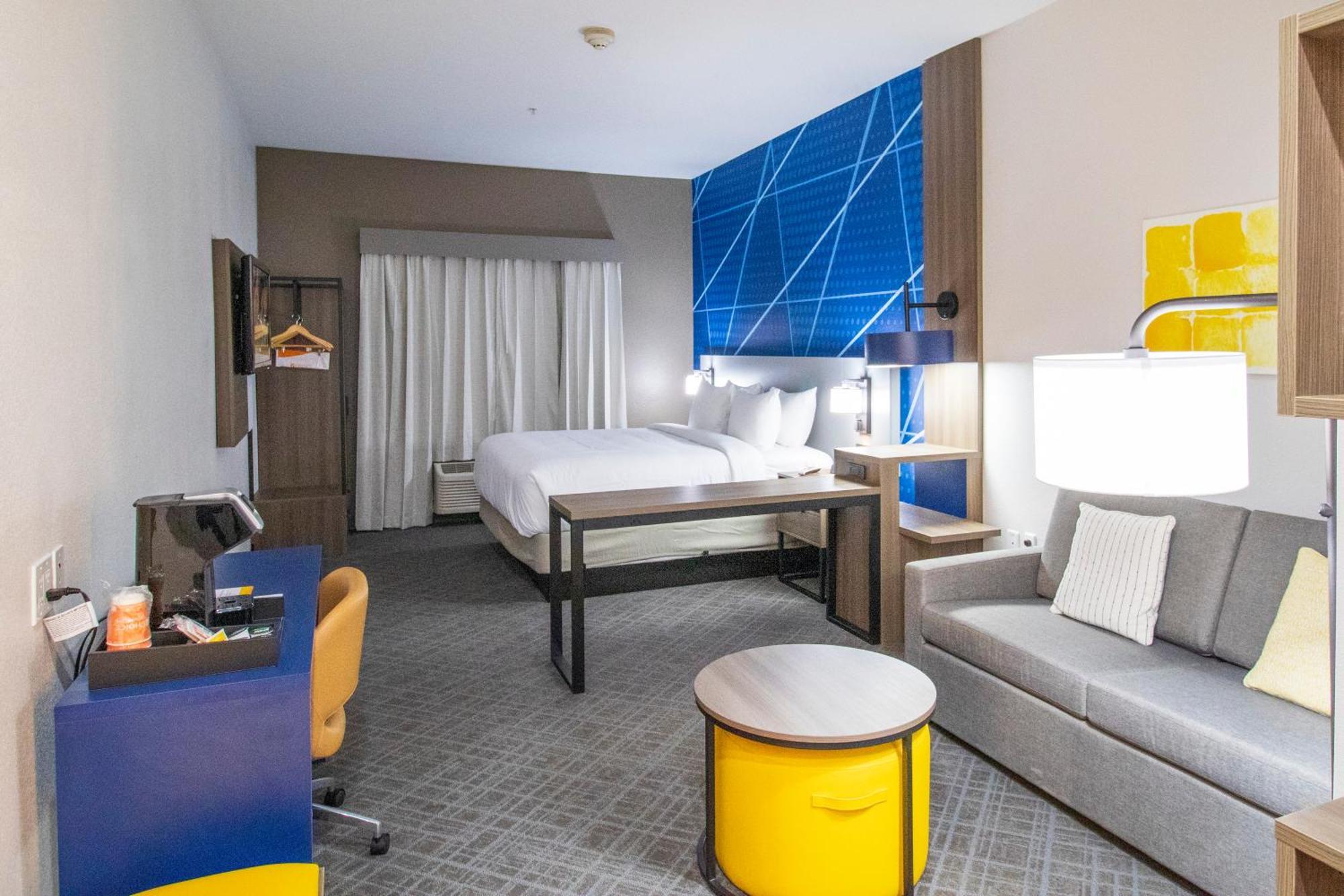 Best Western Plus Schulenburg Inn & Suites Bagian luar foto