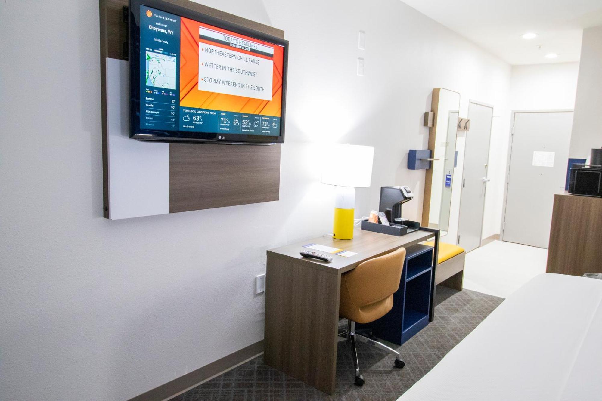Best Western Plus Schulenburg Inn & Suites Bagian luar foto